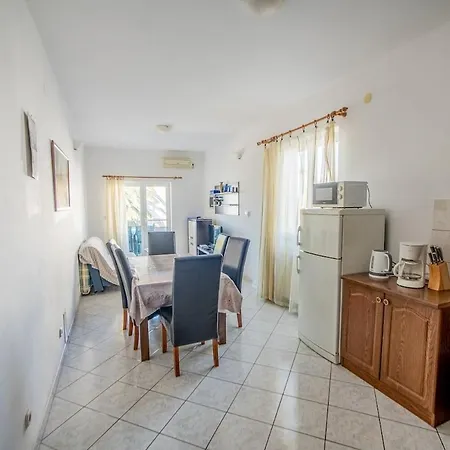 Sunshine 80 M From Apartment *